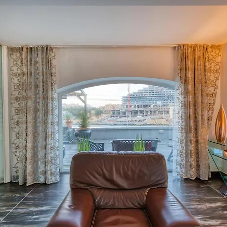 Sea-view Terrace Maisonette, Steps From Paceville By 360 Estates Сент Джулианс