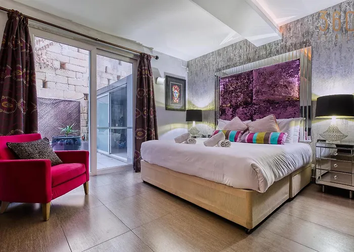 Sea-view Terrace Maisonette, Steps From Paceville By 360 Estates *