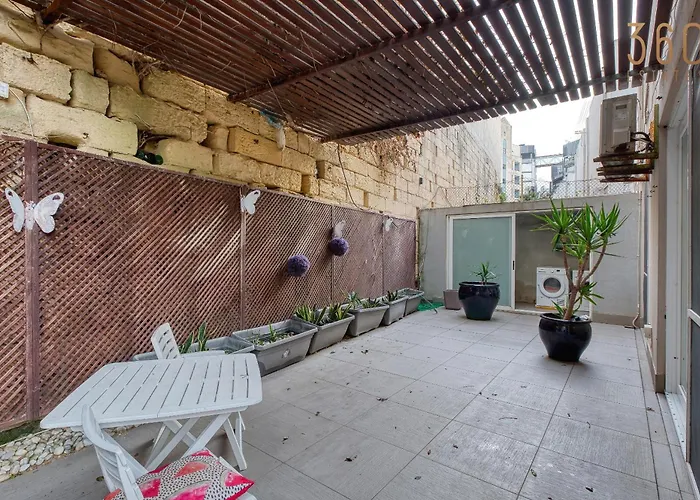 Sea-view Terrace Maisonette, Steps From Paceville By 360 Estates