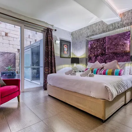 Sea-view Terrace Maisonette, Steps From Paceville By 360 Estates *