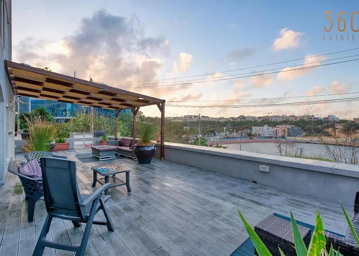 Sea-view Terrace Maisonette, Steps From Paceville By 360 Estates