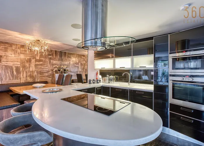 Sea-view Terrace Maisonette, Steps From Paceville By 360 Estates 公寓