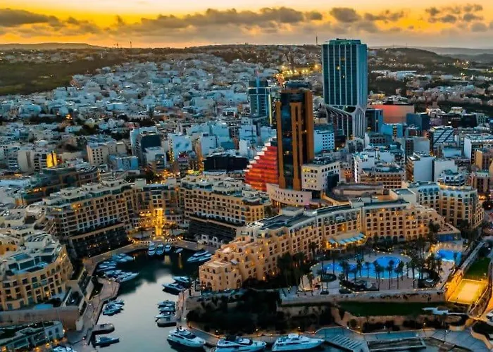 公寓 Sea-view Terrace Maisonette, Steps From Paceville By 360 Estates